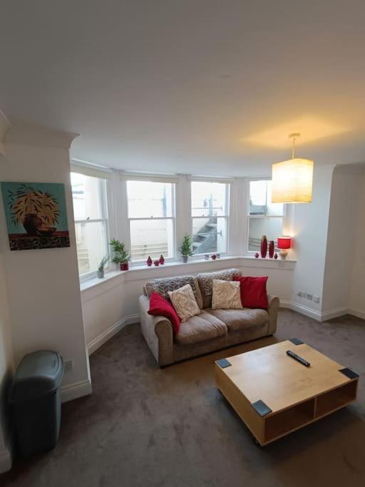 Seafront Apartment In ايستبورن المظهر الخارجي الصورة
